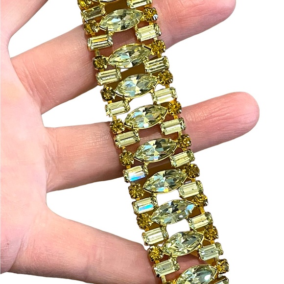 Vintage 1960s Lemon CRYSTAL WEISS Glass gold finish fancy Chunky bracelet - Picture 4 of 14